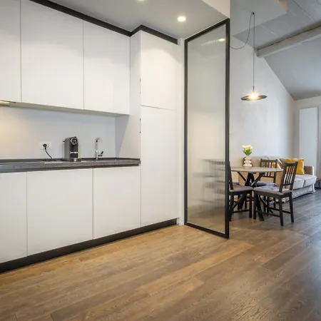 Elegant And Luxury @altare Della Patria Apartment